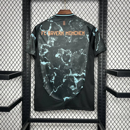 באיירן מינכן חולצת חוץ 2024/25